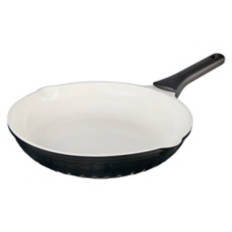 11" Fluted Fry Pan with Pour Spout, Black